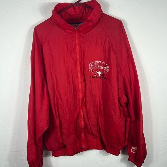 🏀 True Vintage 1996 CHICAGO BULLS 4 Time NBA Champions Logo 7 Nylon Jacket - Lg - Picture 1 of 12